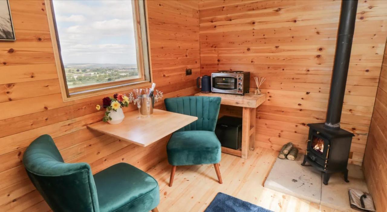 Shepherds Hut By Stepney Stays Скарборо Екстер'єр фото